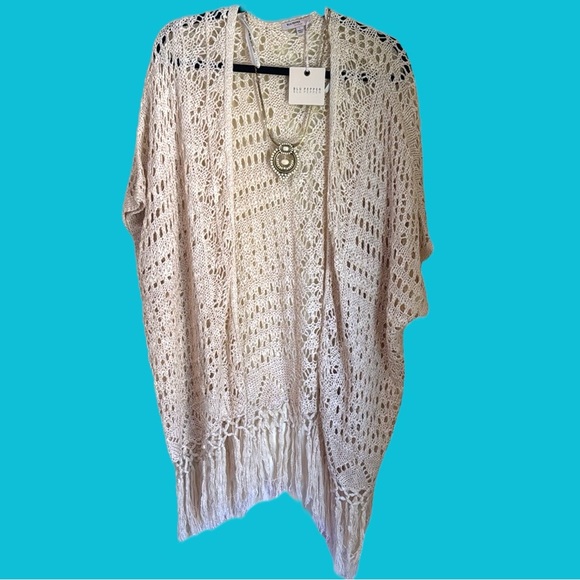 NWT BLU PEPPER Cream Crochet like Kimono with‎ Fringe - Picture 1 of 7